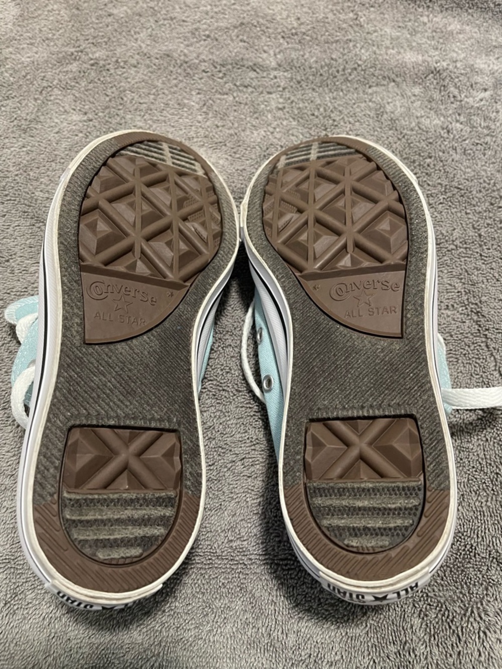 Converse - Picture 3 of 6